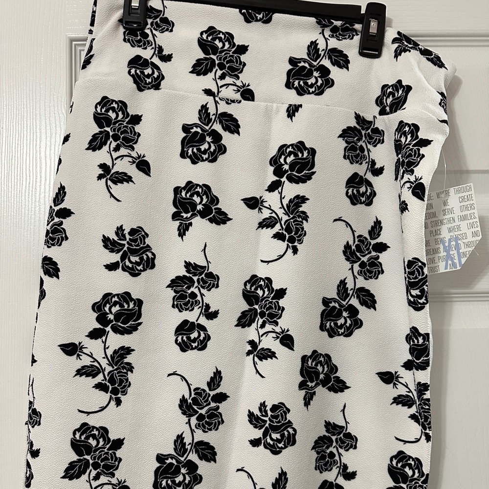 NWT LuLaRoe Cassie Pencil Skirt